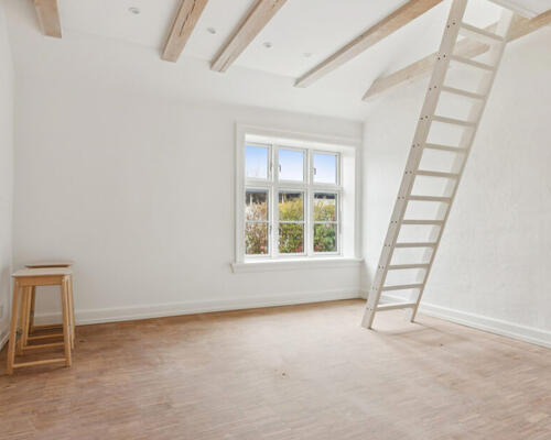 Fully Renovated House with Loft Rooms – Kollundvej, 2770 Kastrup