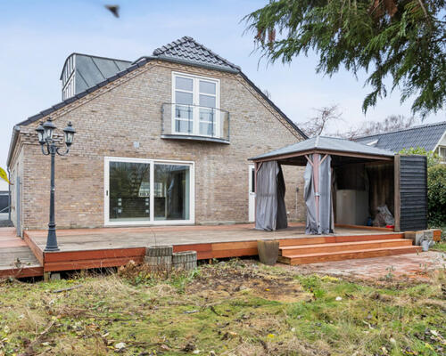 Fully Renovated House with Loft Rooms – Kollundvej, 2770 Kastrup