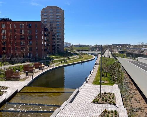 Rummelig 3-værelses lejlighed med 2 altaner