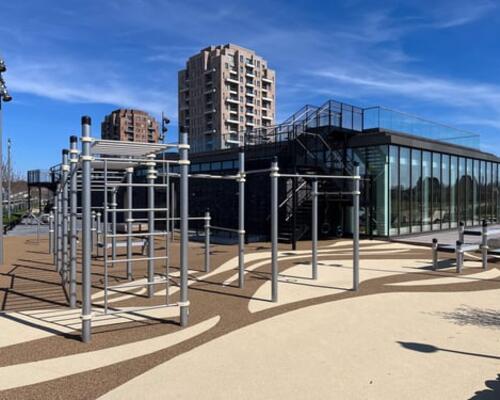 Rummelig 3-værelses lejlighed med 2 altaner