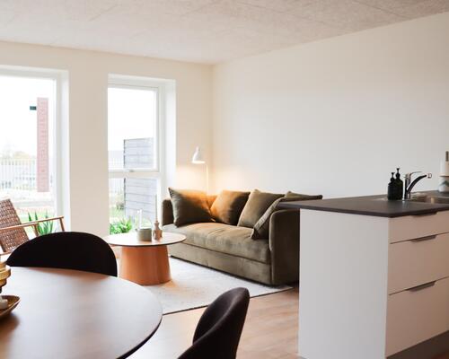 Skønt 4-værelses rækkehus på 106 m2 (93 m2 BBR) i 2-plan.