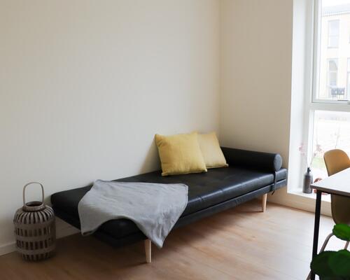 Skønt 4-værelses rækkehus på 106 m2 (93 m2 BBR) i 2-plan.