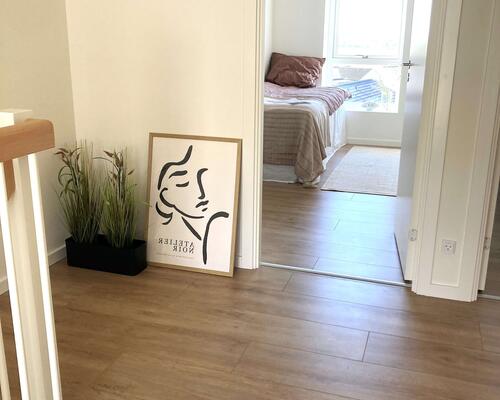 Skønt 4-værelses rækkehus på 106 m2 (93 m2 BBR) i 2-plan.