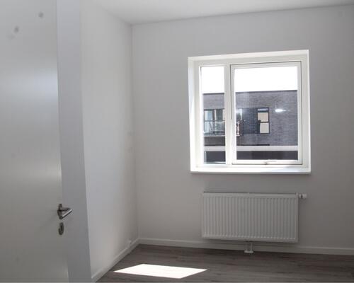 Lækker 4- værelses med skøn vestvent altan