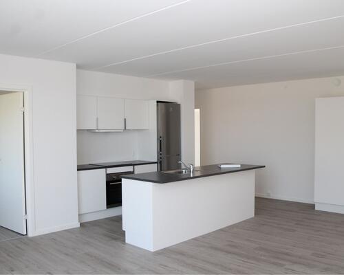 Lækker 4- værelses med skøn vestvent altan