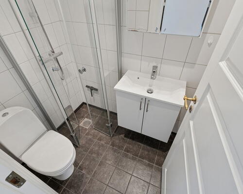 Lys 2-værelses på Valdemarsgade – 52 m2 tæt på midtbyen og havnefronten