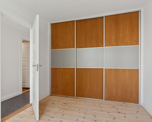 Lys 2-værelses på Valdemarsgade – 52 m2 tæt på midtbyen og havnefronten