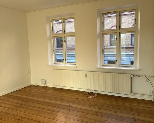 Nyistandsat 3 vær. lejlighed i centrum.