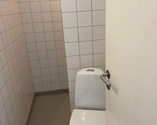 Lys 3-værelses med klassiske plankegulve