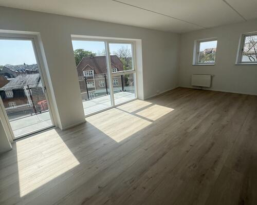 Ny lejlighed med egen altan