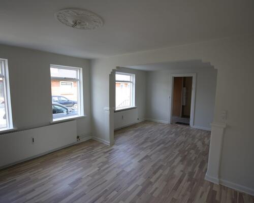 Moderne og lys lejlighed i Løgstrup