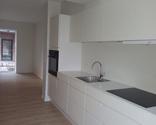 Lys 2-værelses lejlighed i Asani Haven