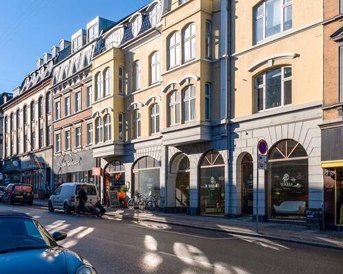 Stor delevenlig lejlighed i M.P.Bruuns gade midt på Frederiksbjerg