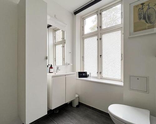 Stor delevenlig lejlighed i M.P.Bruuns gade midt på Frederiksbjerg