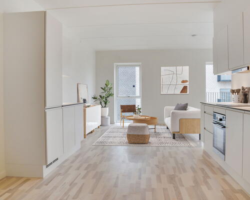 Kun 2 måneders depositum - Stor 3-værelses lejlighed med altan