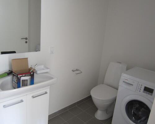 Lækker renoveret kælderlejlighed