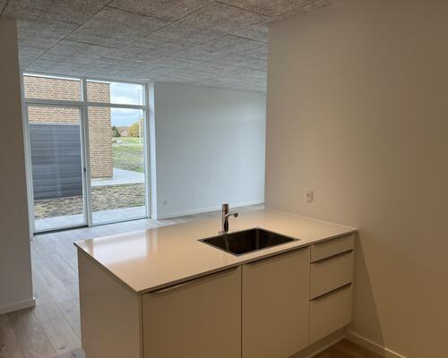 VELKOMMEN TIL RØLLIKEVEJ - NYBYGGET, ENERGIVENLIGE OG MODERNE RÆKKEHUSE TIL LEJE I ARNBJERG.