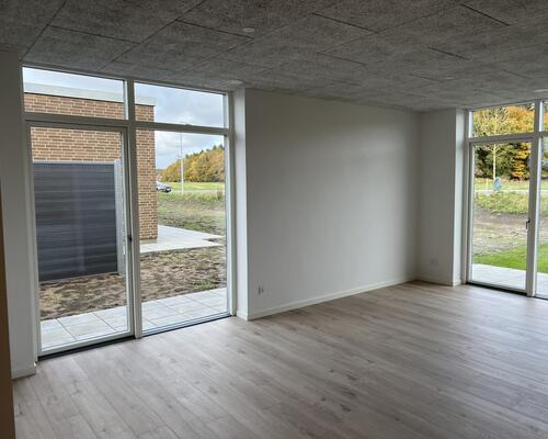 VELKOMMEN TIL RØLLIKEVEJ - NYBYGGET, ENERGIVENLIGE OG MODERNE RÆKKEHUSE TIL LEJE I ARNBJERG.