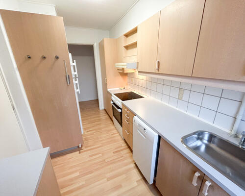 Lys 2-værelses lejlighed i vestbyen