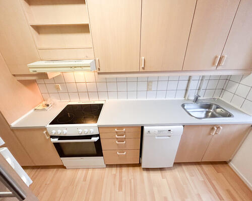 Lys 2-værelses lejlighed i vestbyen