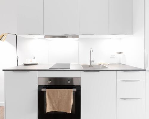 Opdag en kompakt toværelses lejebolig i Horsens, der er ideel for studerende. Nyd at bo til leje i en moderne toværelses lejlighed, kun en kort cykeltur fra byens centrum. Til boligen hører eget skur.