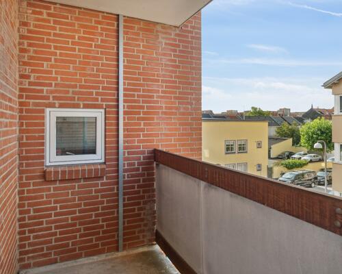 Vil du bo centralt i Vejle i en nyrenoveret lejlighed?