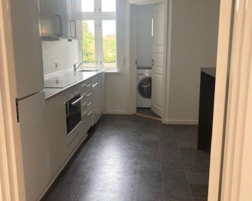 Dejlig stor 3 værelses lejlighed