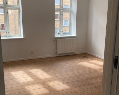 Dejlig stor 3 værelses lejlighed