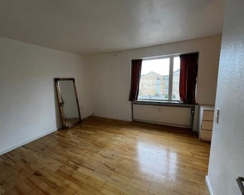 1 værelses lejlighed udlejes i Viby J