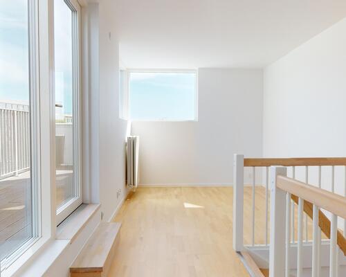 Charmerende og rummelig 3-etagers lejlighed i Valby