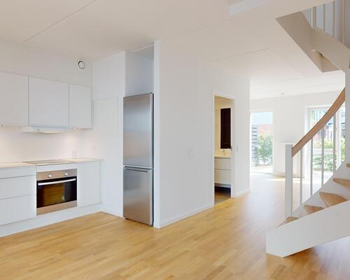 Charmerende og rummelig 3-etagers lejlighed i Valby