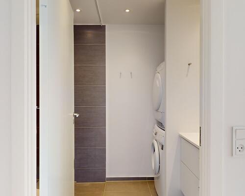 Charmerende og rummelig 3-etagers lejlighed i Valby