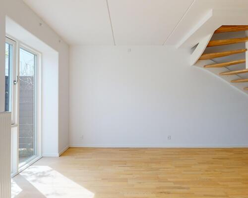 Charmerende og rummelig 3-etagers lejlighed i Valby