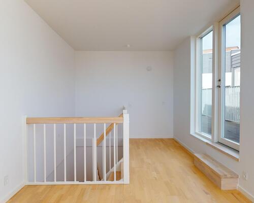 Charmerende og rummelig 3-etagers lejlighed i Valby