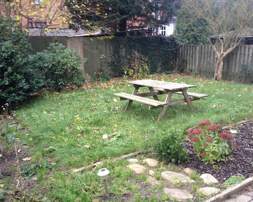 Flot og velholdt lejlighed i hyggelige omgivelser