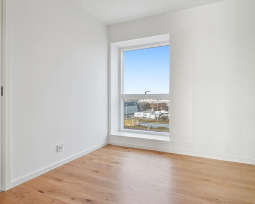 Indbydende 3-værelses lejlighed med funktionel indretning, moderne køkken-alrum og hyggelig terrasse ud mod gården - Ingen bindingsperiode!