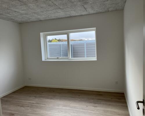 VELKOMMEN TIL RØLLIKEVEJ - NYBYGGET, ENERGIVENLIGE OG MODERNE RÆKKEHUSE TIL LEJE I ARNBJERG.