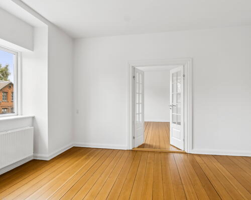 Velindrettet 4 værelses - KUN 1 MÅNEDS DEPOSITUM