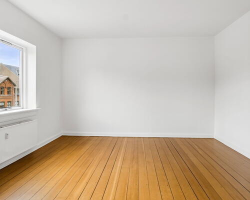 Velindrettet 4 værelses - KUN 1 MÅNEDS DEPOSITUM