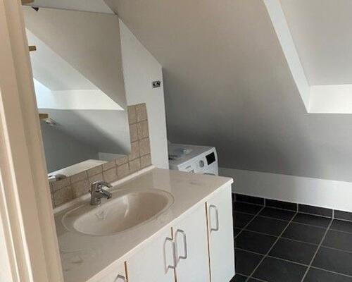 Skønt byhus i to plan - centralt i Hadsten og tæt på Århus