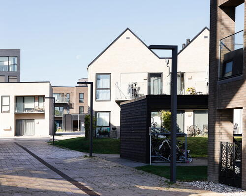 Egedal Stationsby - Spændende 5-værelses bolig i 2 plan med terrasse samt altan