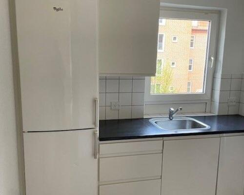 Lys 3-værelses med klassiske plankegulve