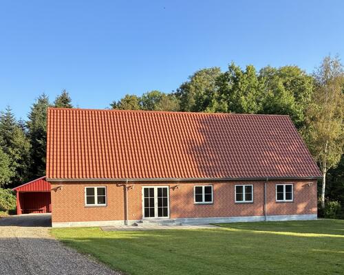 Eksklusiv nyopført landvilla til leje med unik beliggenhed ved Barfredshøj Herregård i Torslunde