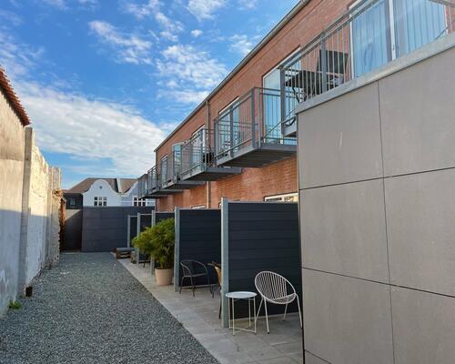 Moderne 1-værelses lejlighed med terrasse i Odense C