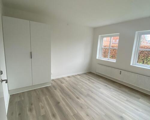 2-værelses lejlighed i stueetage med central beliggenhed.