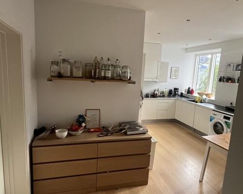 Lys og indbydende 3-værelses lejlighed i hjertet af Aarhus