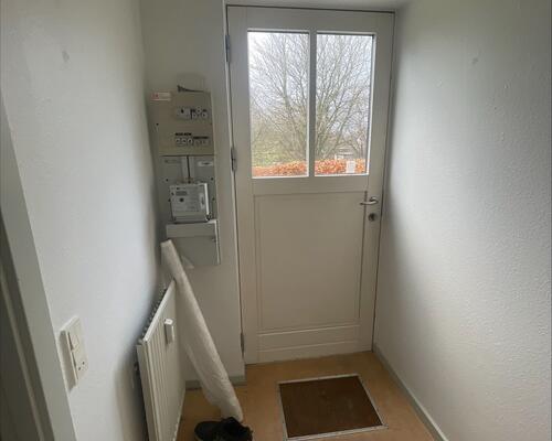 BO GRATIS I DEN FØRSTE MDR.  - 2 værelses lejlighed i Erritsø - Mulighed for husdyr