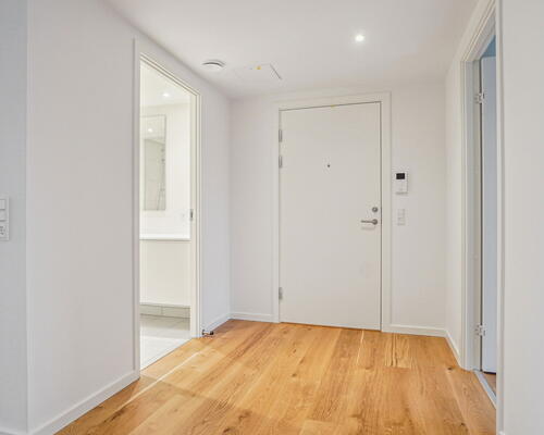 Rummelig og funktionel 3-værelses med stort køkken-alrum, walk-in-mulighed og hyggelig terrasse - Ingen bindingsperiode!