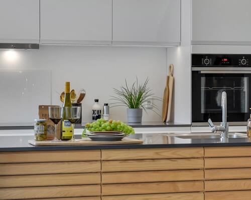 TOP LUKSUS NYRENOVERET 5-VÆRELSES LEJLIGHED