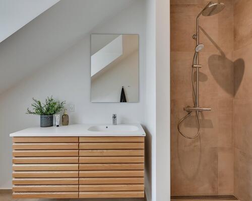 TOP LUKSUS NYRENOVERET 5-VÆRELSES LEJLIGHED